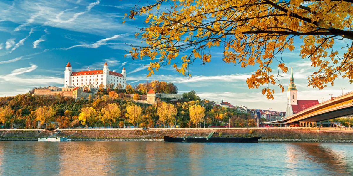 A Duna és a vár látképe Pozsonyban