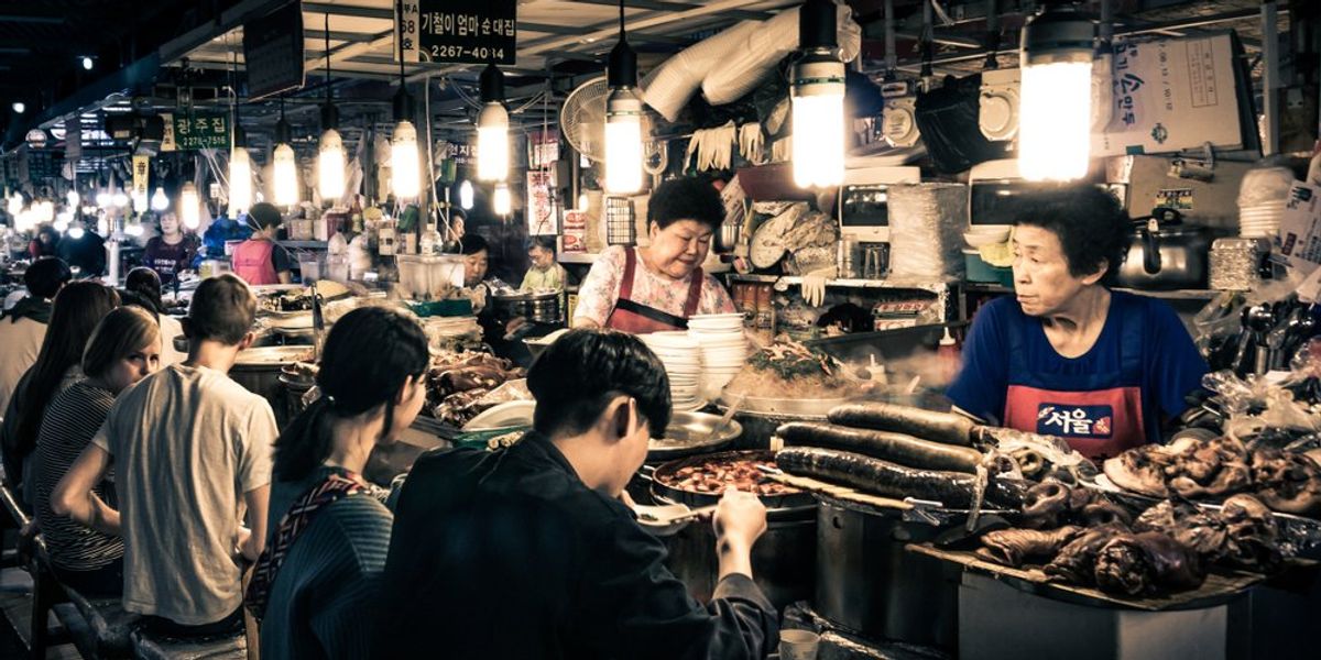 A szöuli GwangJang piac este