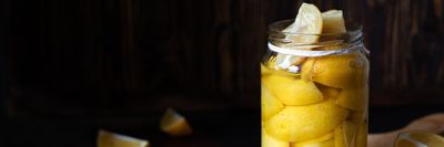 fermentált citrom egy befőttesüvegben