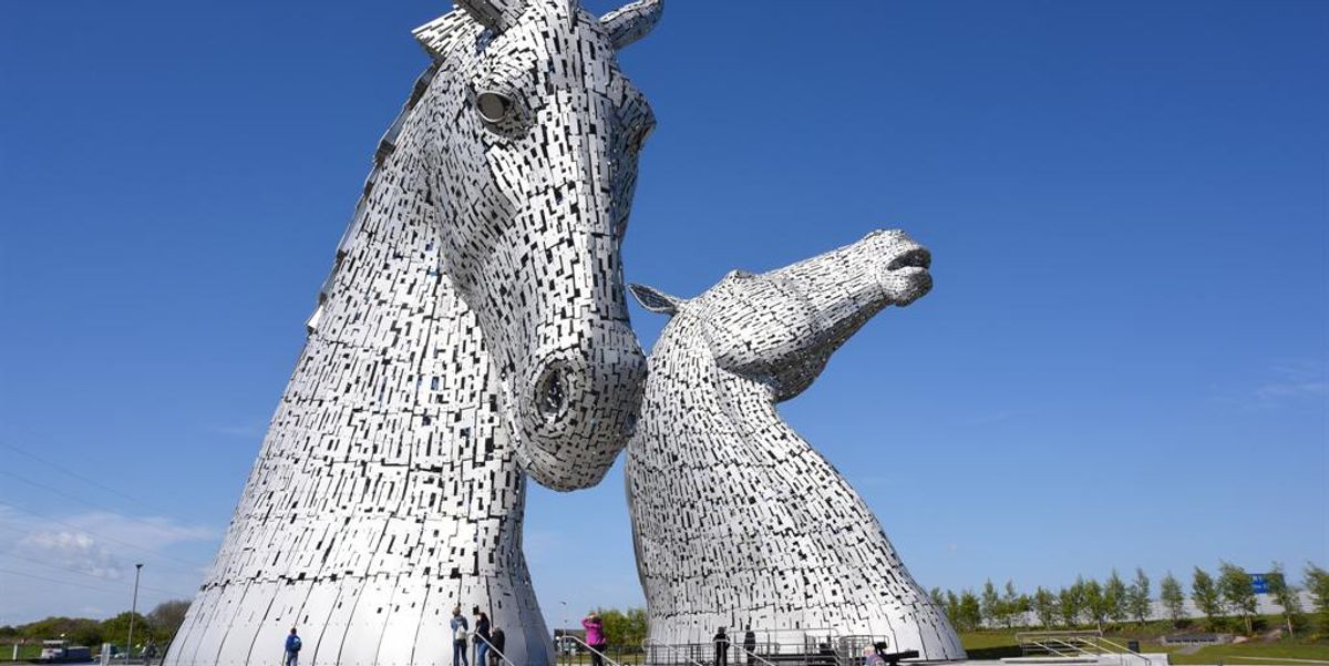 Sochy Kelpies: Škótske kone na betóne
