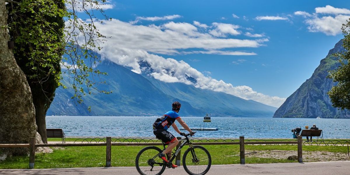 Jazero Lago di Garda - Ideálne miesto na bicyklovanie, túry a lezenie