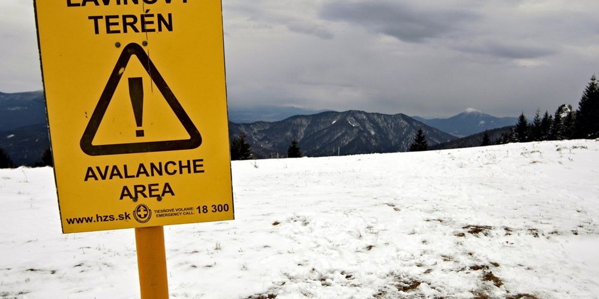 6 základných pravidiel ako sa pohybovať v teréne ohrozenom lavínami