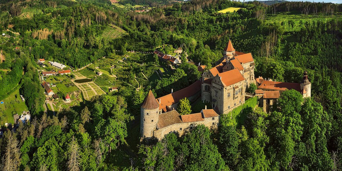 Nedobytný hrad v srdci Moravy: Pernštejn