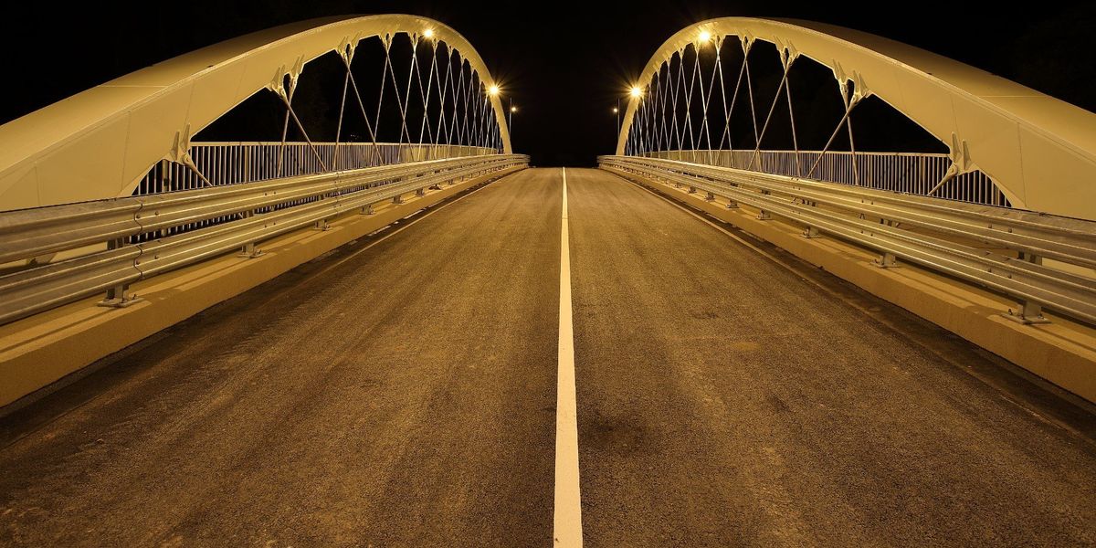 Nový most a cestný prechod medzi Slovenskom a Maďarskom