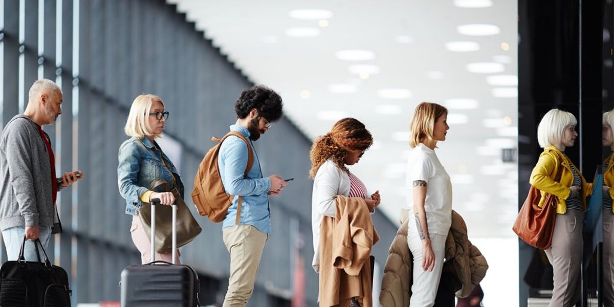 ​3 typy cestujúcich, z ktorých sa bezpečnostným kontrolórom na letiskách ježia chlpy na chrbte