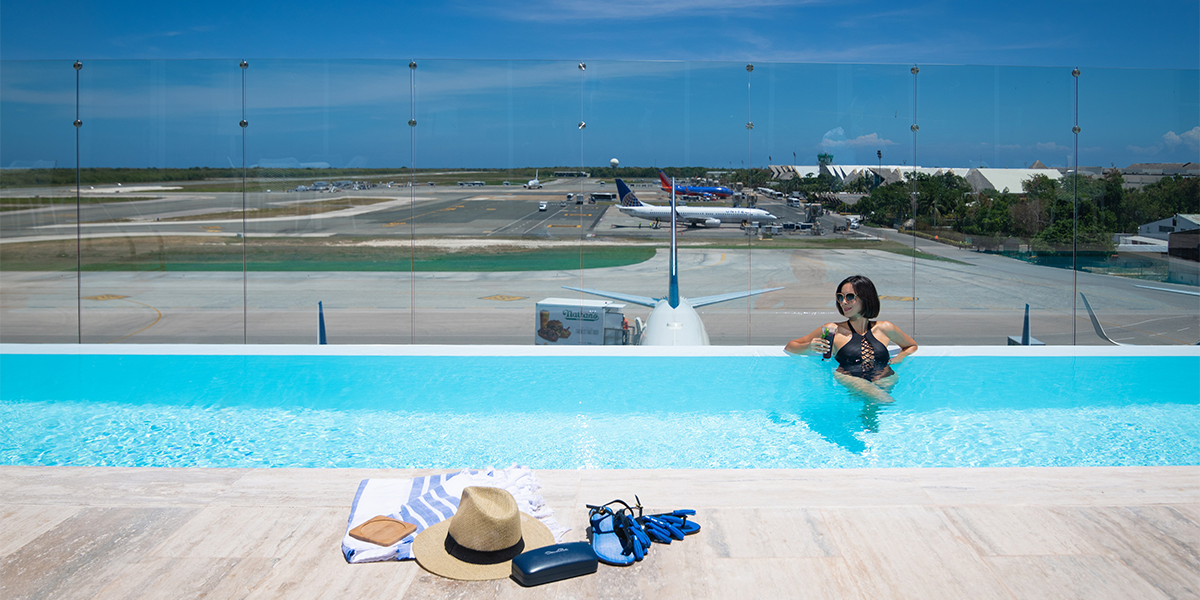 Nekonečné osvieženie v nekonečnom bazéne na letisku Punta Cana