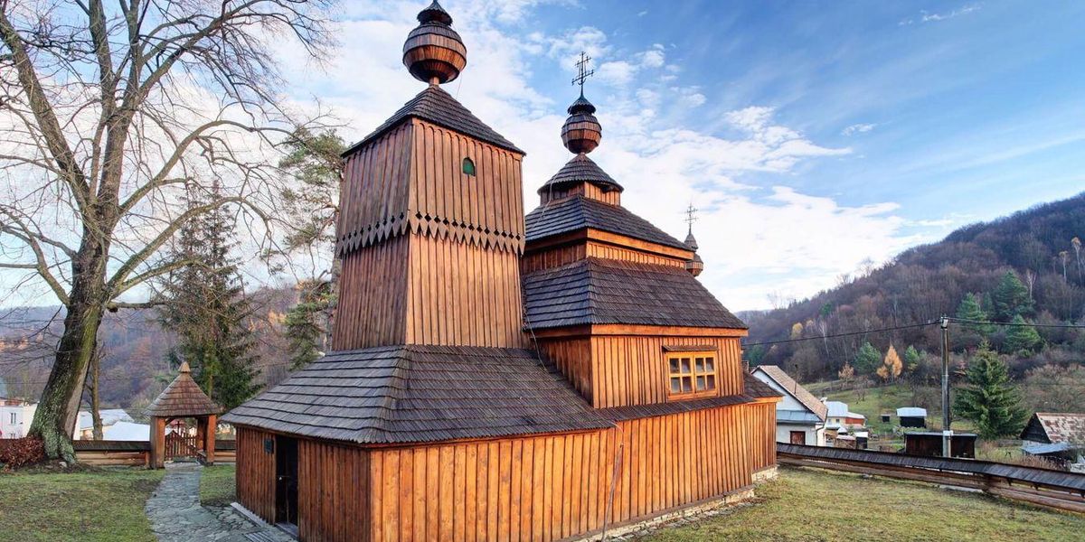 Malebné drevené kostolíky