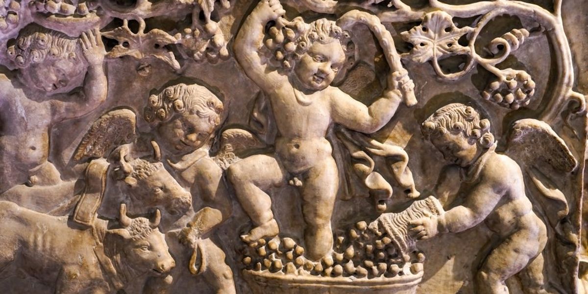 Ókori római domborműves szobor, szőlőt taposó angyalokat ábrázolva