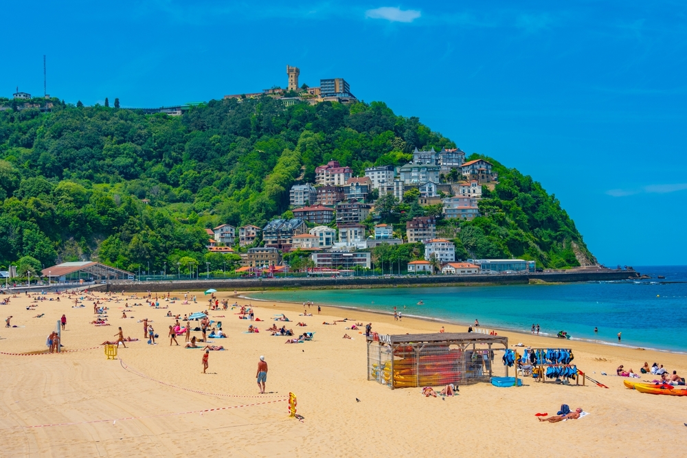 Újabb spanyol tengerparton lép életbe vasszigor