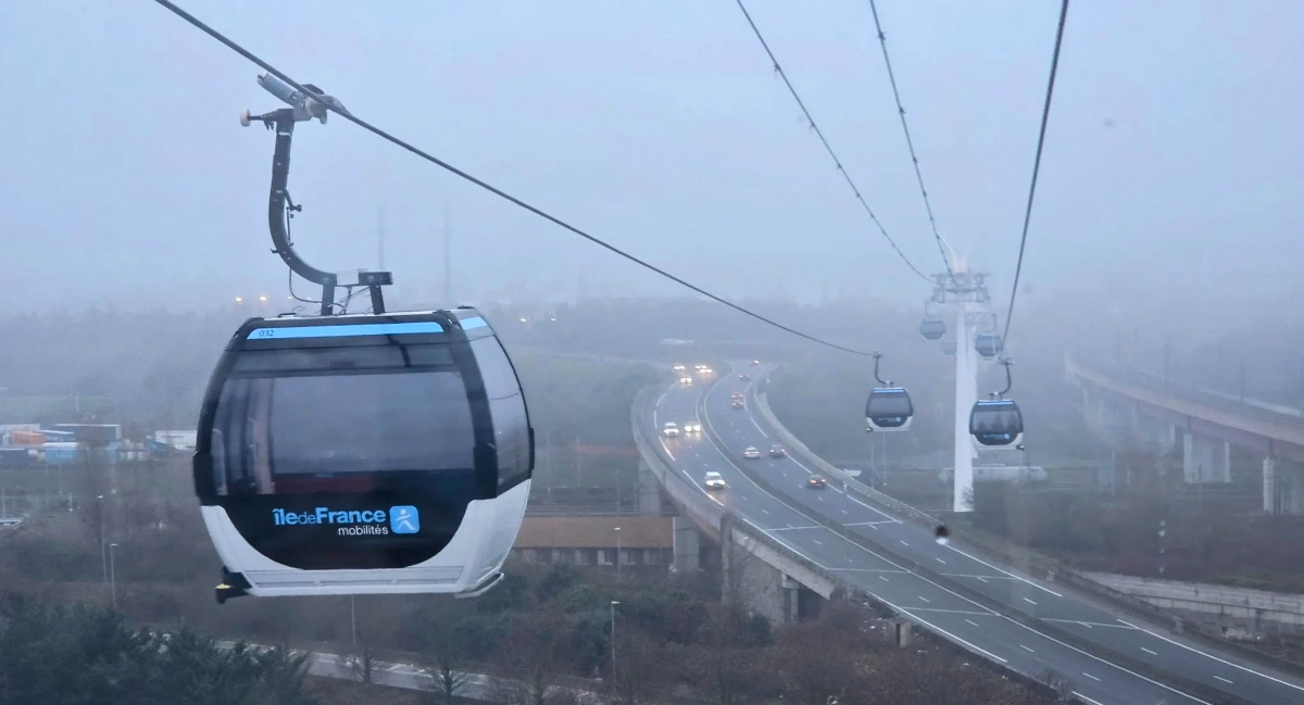 Paríž má novú atrakciu! Prvá mestská lanovka vás prevedie miestami, kam sa turisti bežne nedostanú (video)