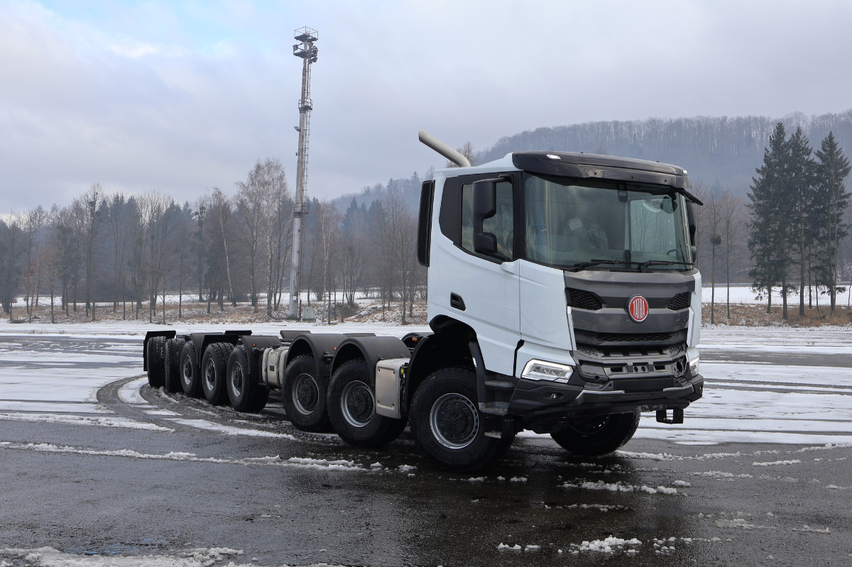 Myslíte si, že 4x4 je vrchol? TATRA PHOENIX 16x16 pre Austráliu vás vyvedie z omylu