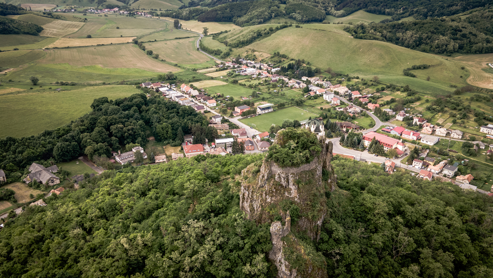 Pohanský hrad a Hajnáčka: Sopky, skalné veže a hrad nad lávou