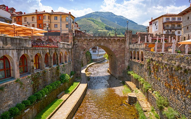 lunamarina, Shutterstock