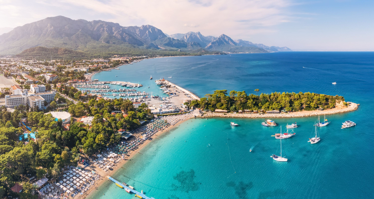 Kemer: Keď sa pohorie Taurus skláňa k Tyrkysovému pobrežiu