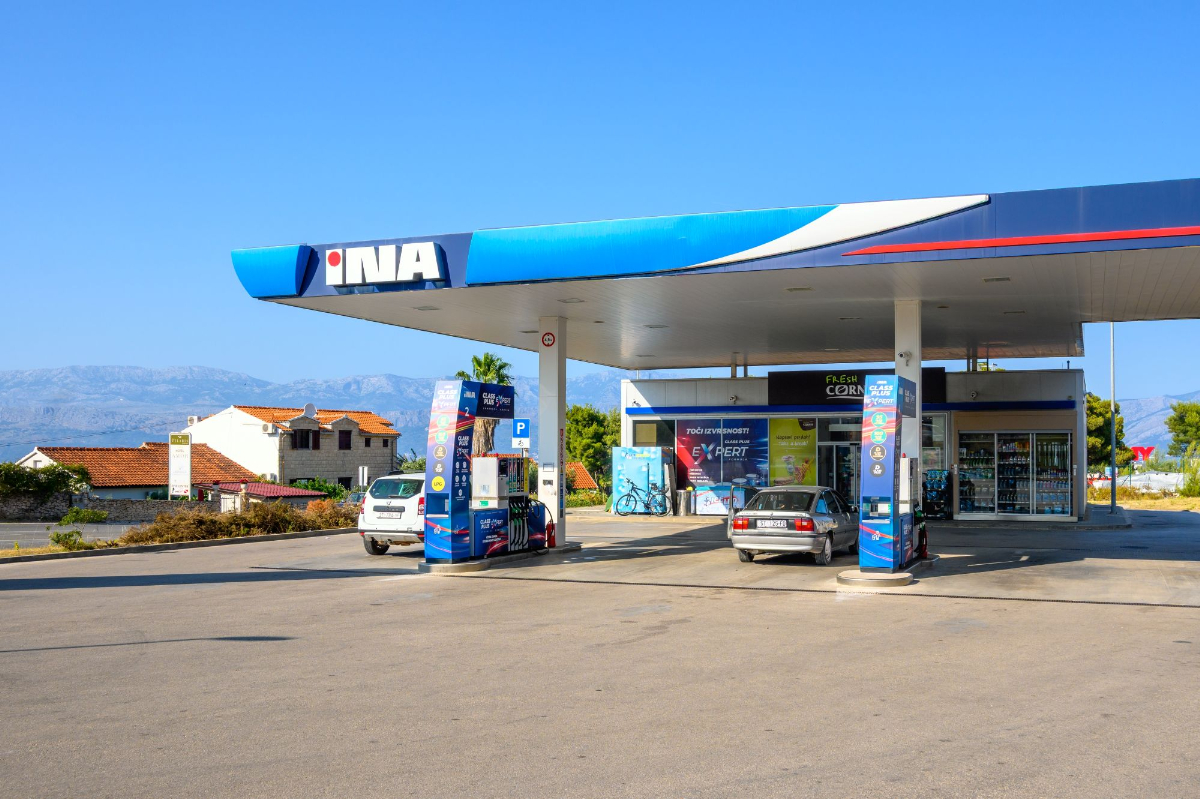 Ako ušetriť na cestách k moru desiatky eur za benzín a kávu