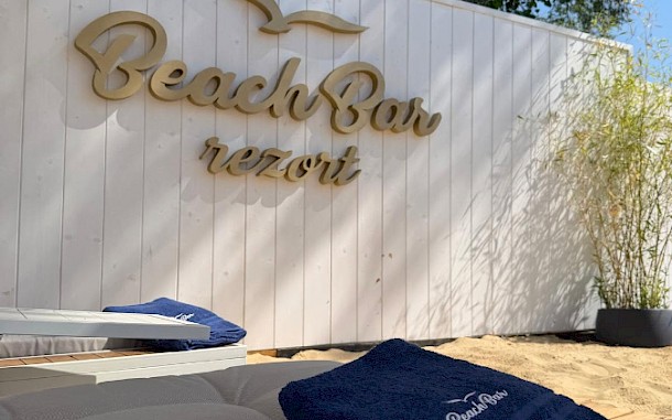 Facebook Beach Bar Zelená voda