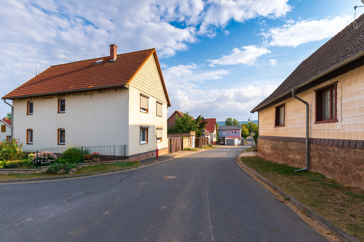 15 nehnuteľností za cenu jedného bytu? V Nemecku je na predaj nezvyčajná ponuka