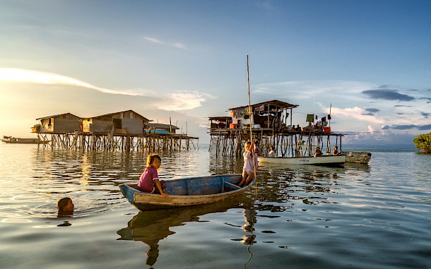 pakwahab, Shutterstock