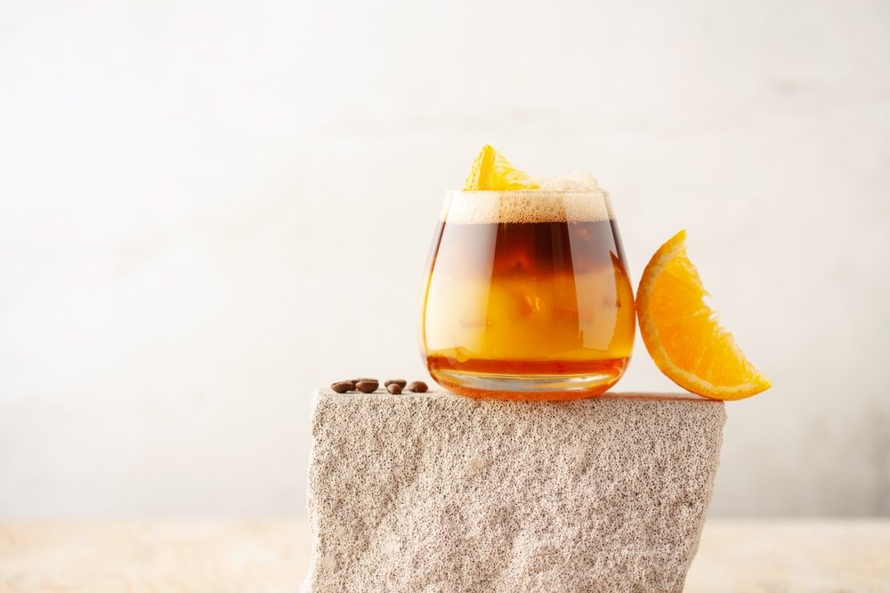 A ráérős reggelek kávéja: így készül a narancsos espresso tonic