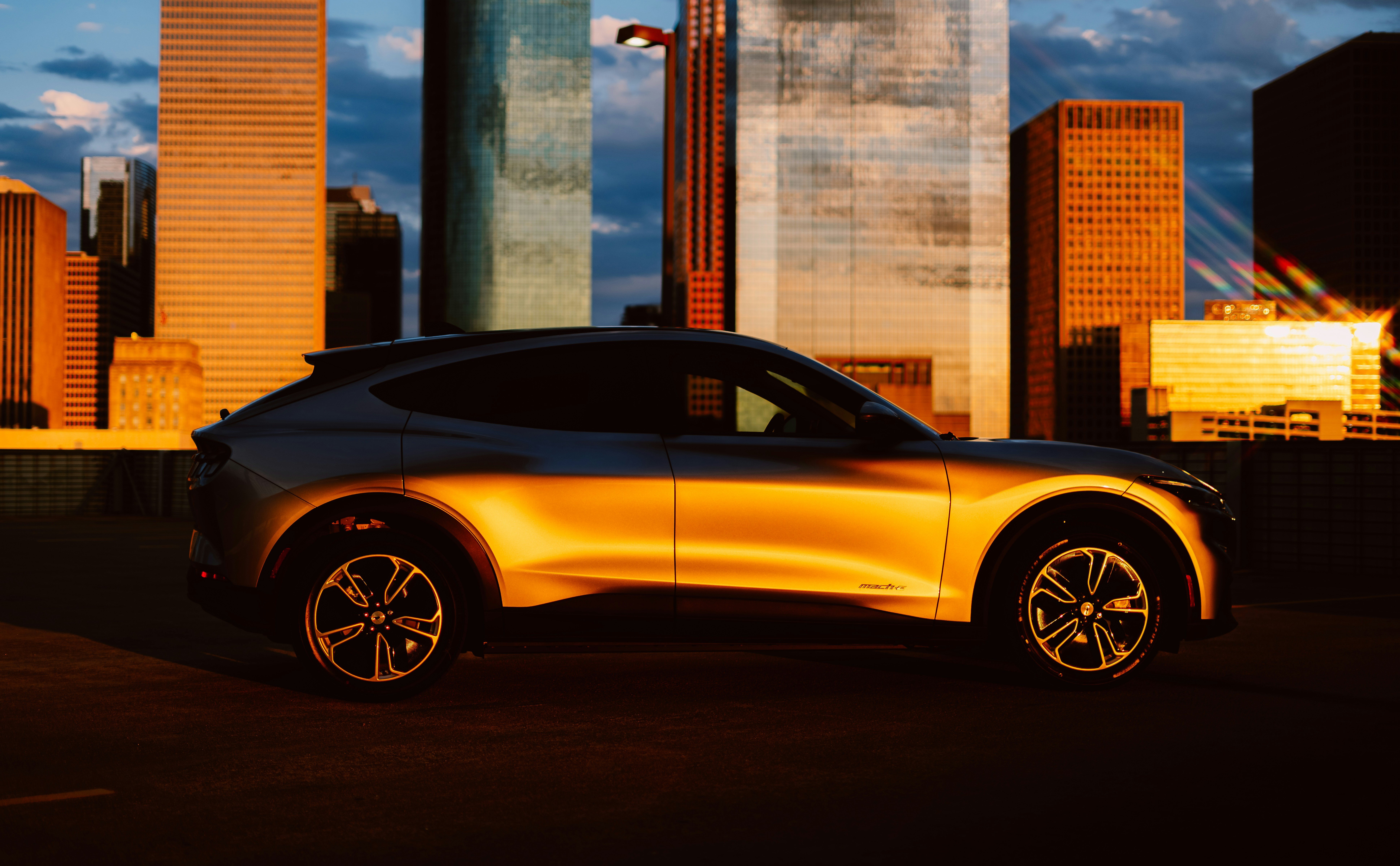 Mikor kerül majd ugyanannyiba a hagyományos gépjármű, mint az e-autó?