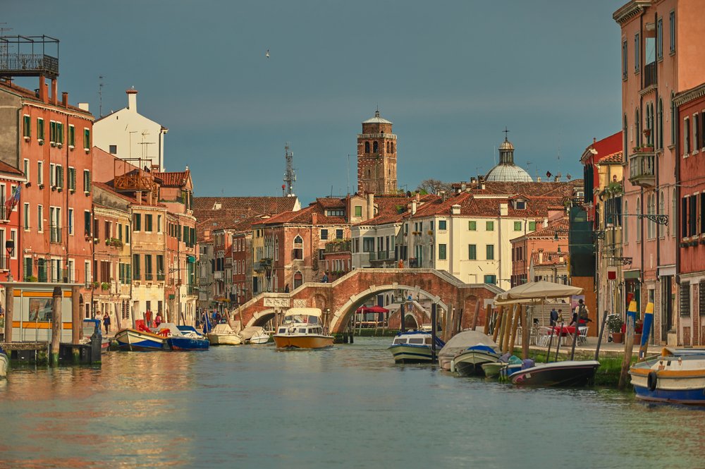 Velence, a hidak városa