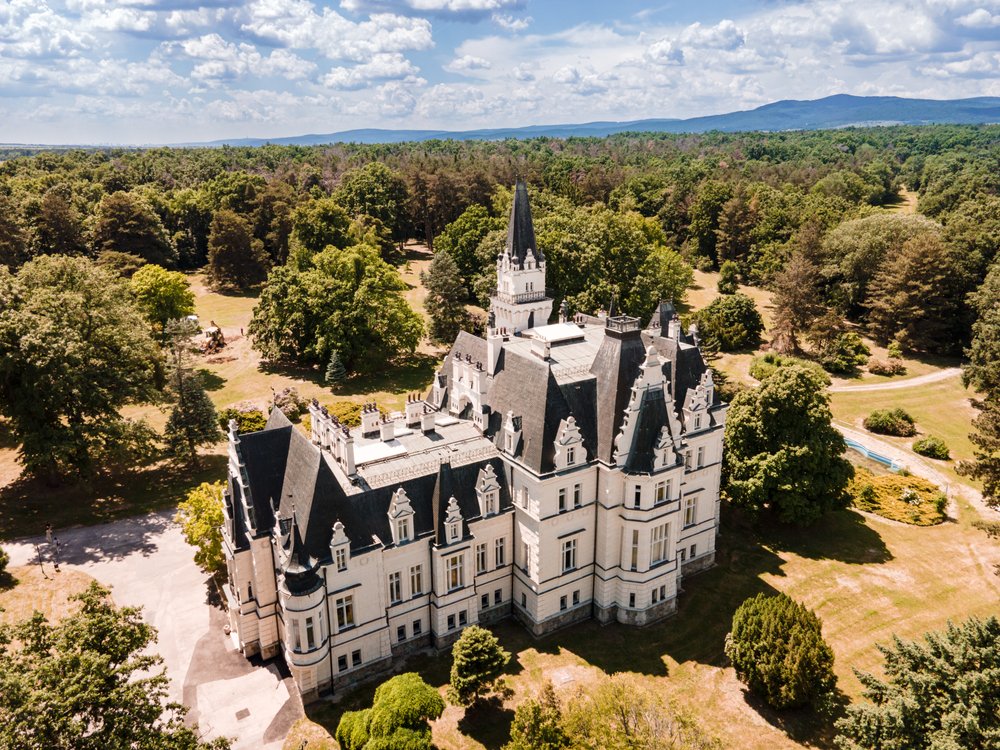 Zámok z Loiry na Slovensku: Kaštieľ Budmerice