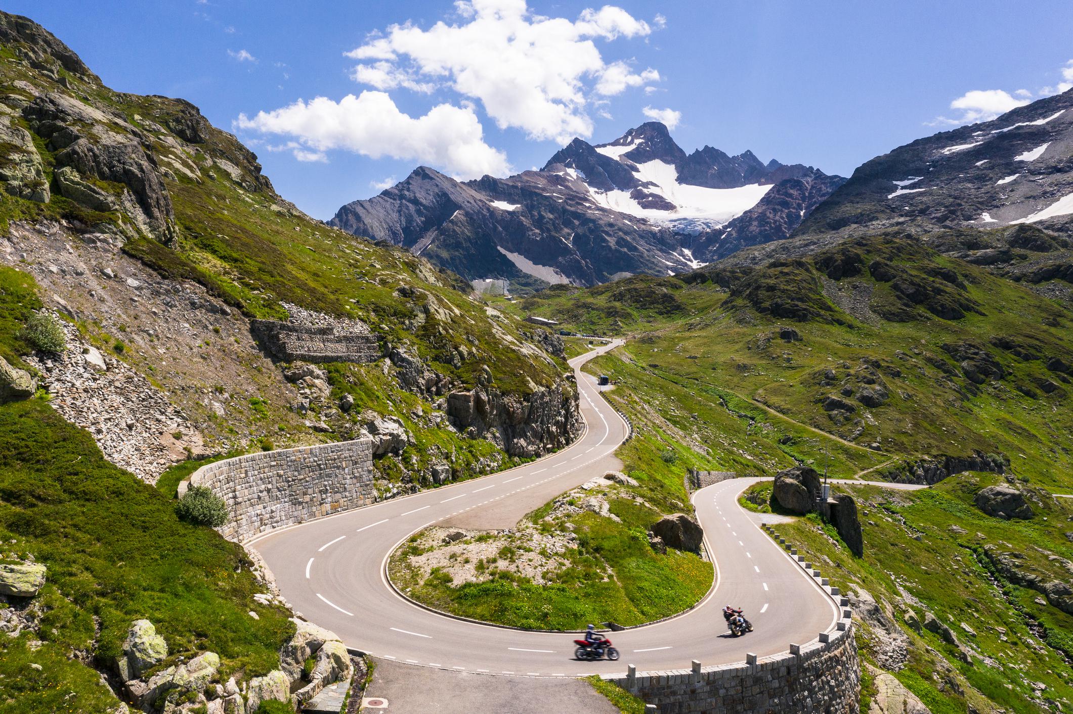 Motocyklové výlety do výšin