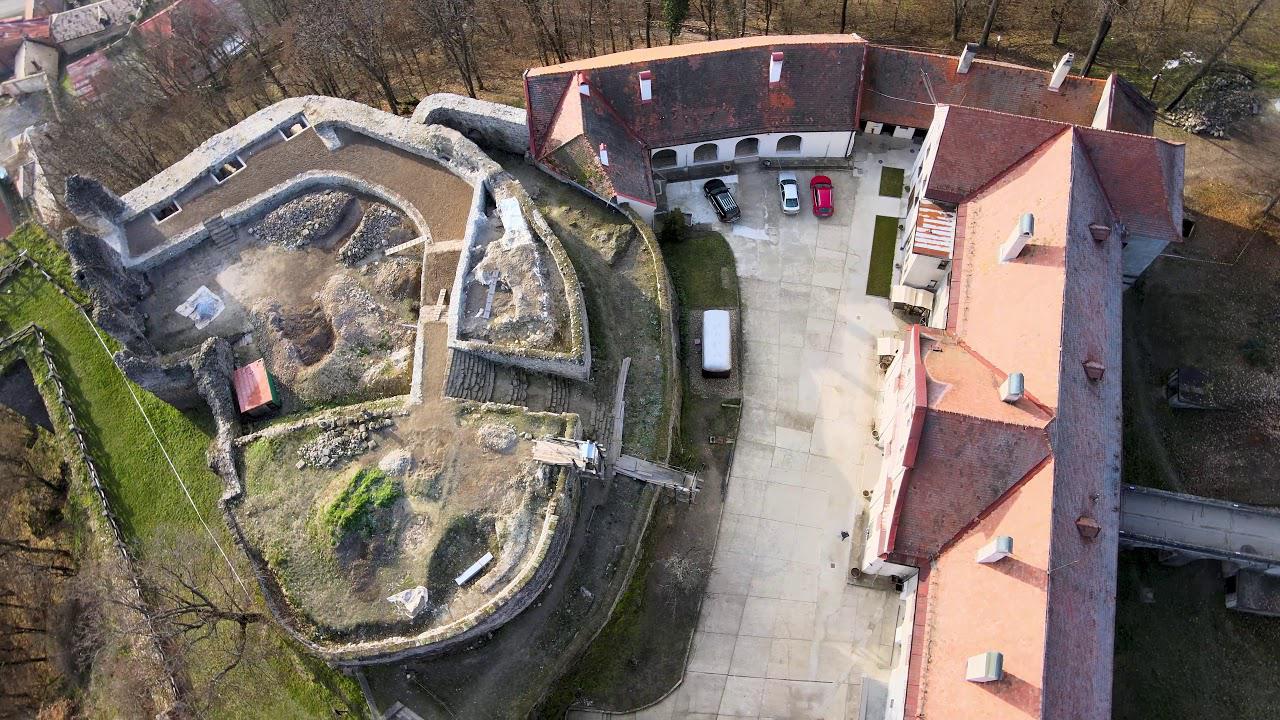 Hrad Modrý Kameň