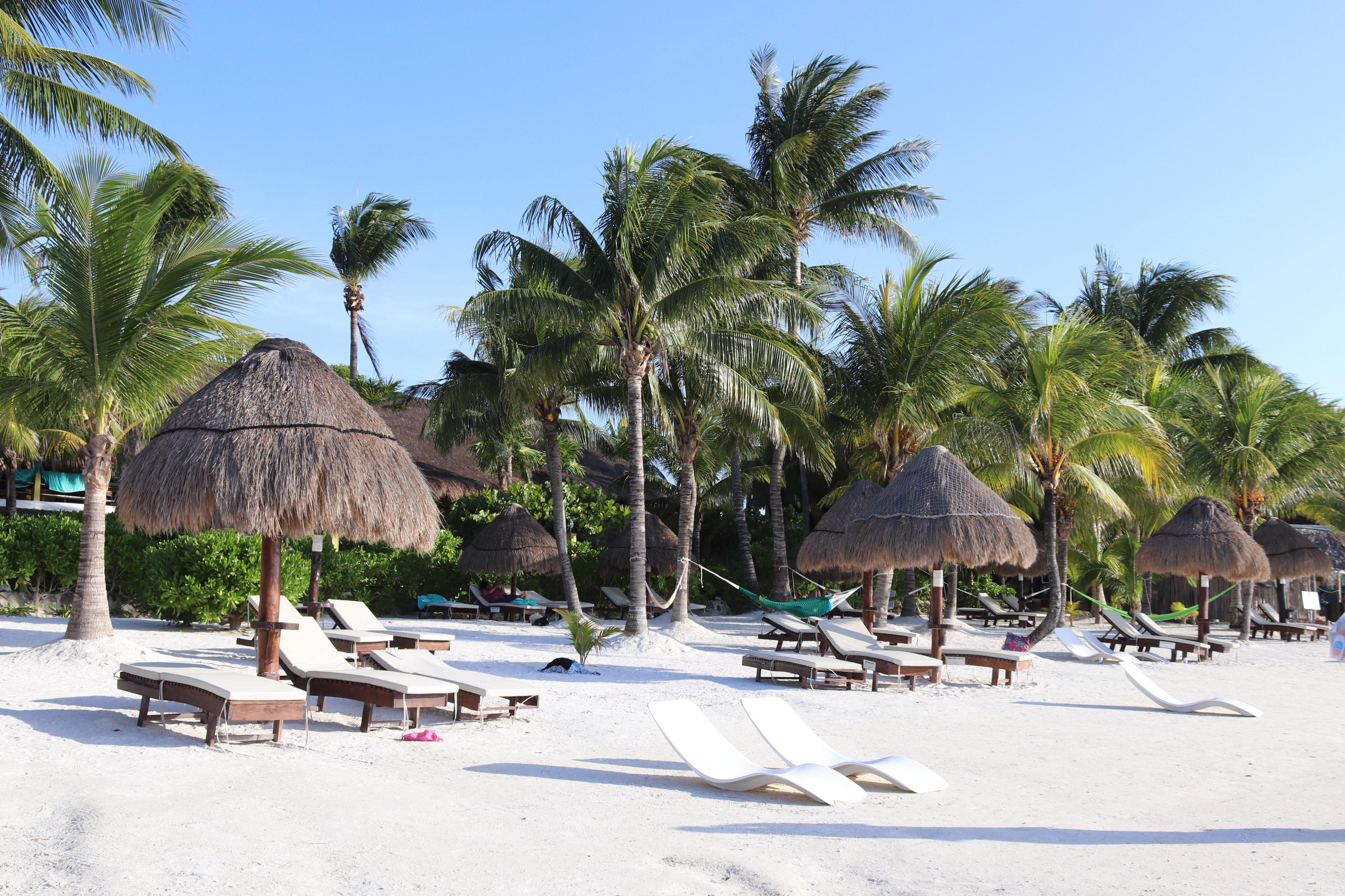 OSTROVY SNOV: ISLA HOLBOX, MEXIKO