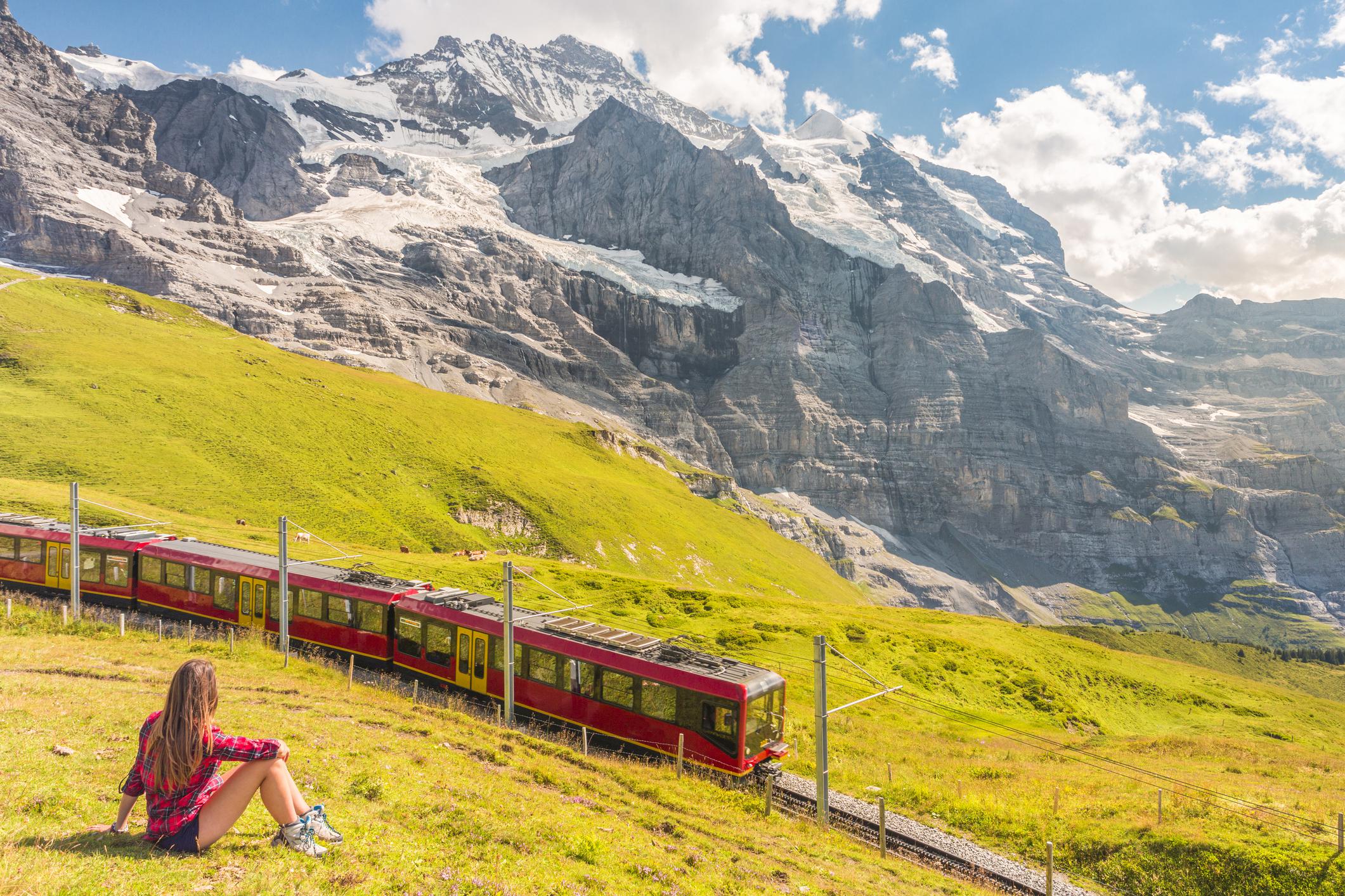 TRI ŠVAJČIARSKE ŠTÍTY, NA KTORÉ SA DOSTANETE HORSKOU ŽELEZNICOU