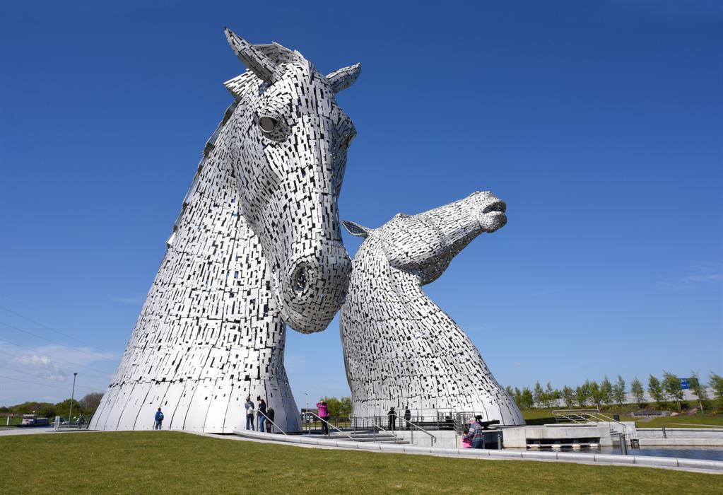 Sochy Kelpies: Škótske kone na betóne