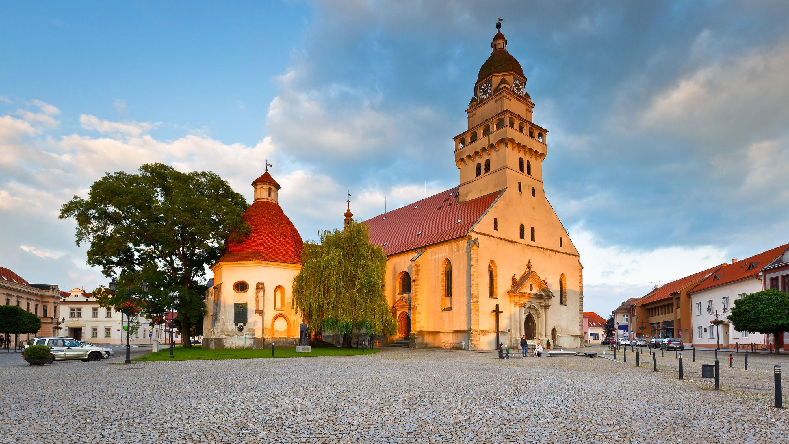 Szakolca, a kürtőskalács és a rubint városa