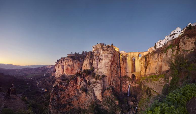 Ronda: mesto preseknuté kaňonom
