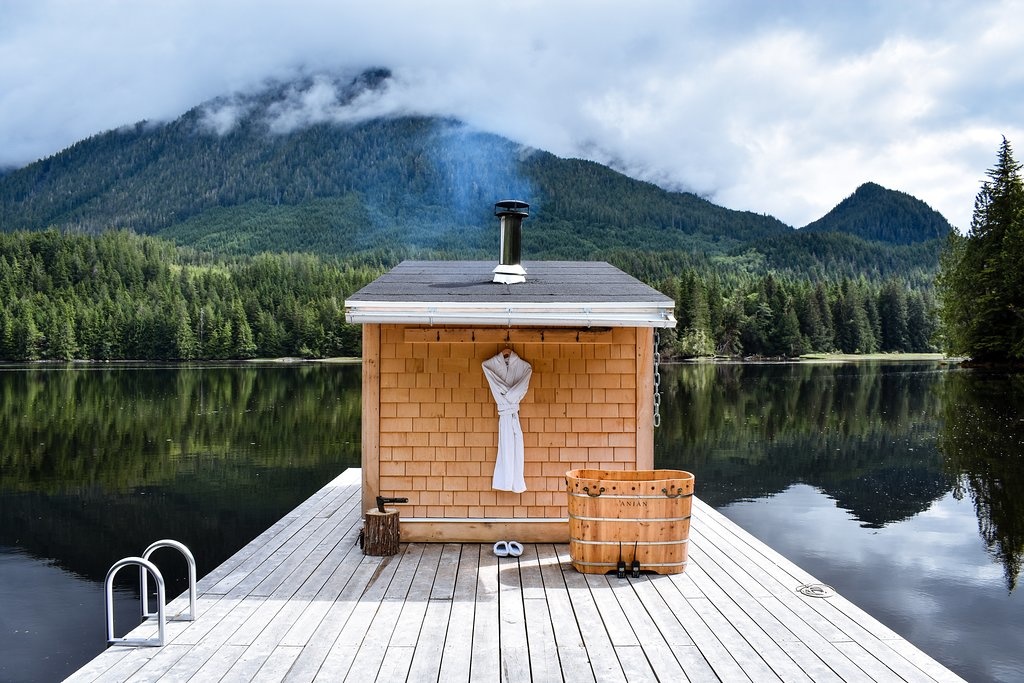 Vizen lebegő finn-szauna sziget